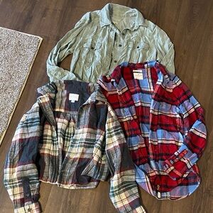 American Eagle Outfitters button down long sleeve shirt bundle (medium) 3 count